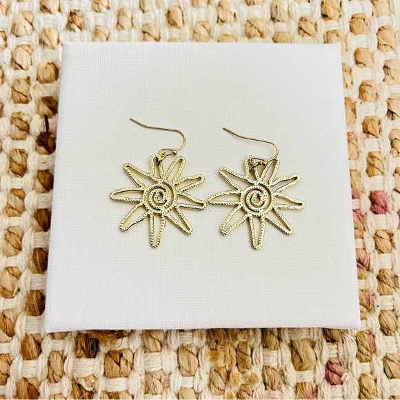 14k Gold plated Sun sunburst dangle Earrings - Picture 1 of 7
